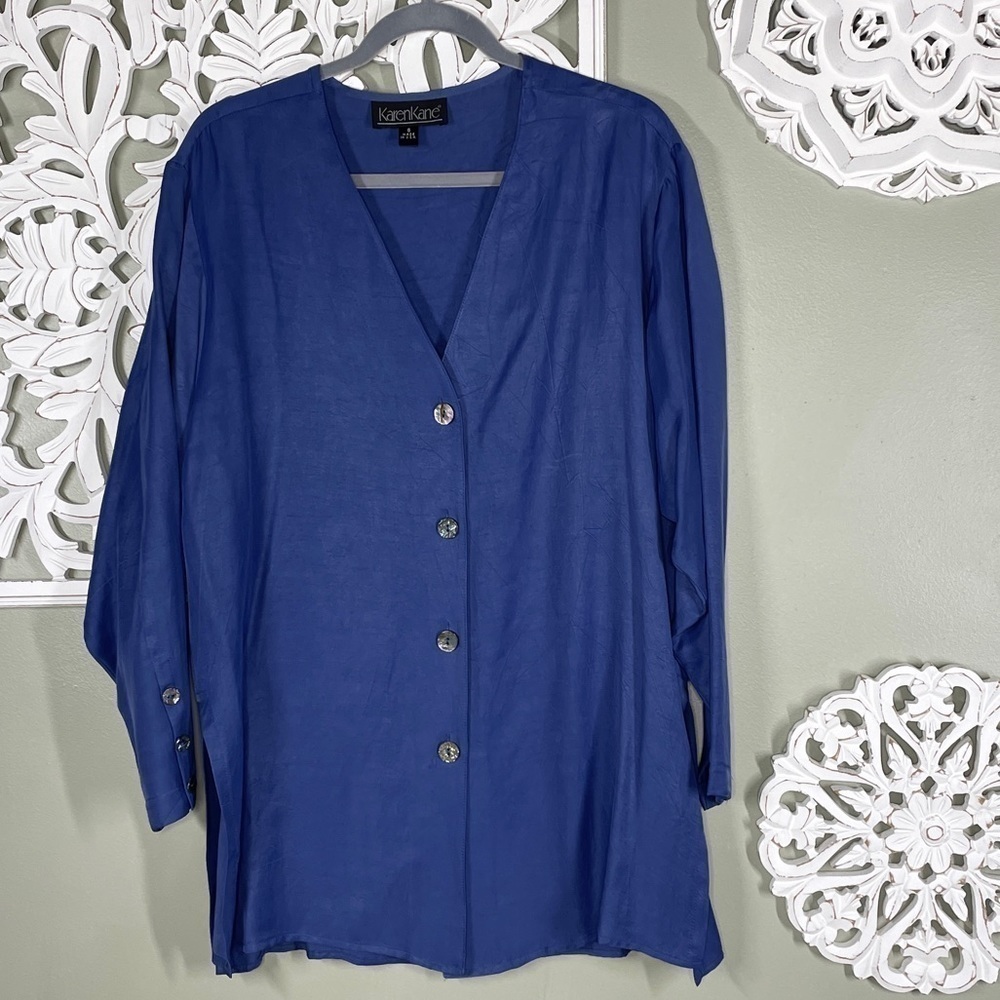 Karen Kane Blue Tunic Style Top Mother of Pearl Buttons